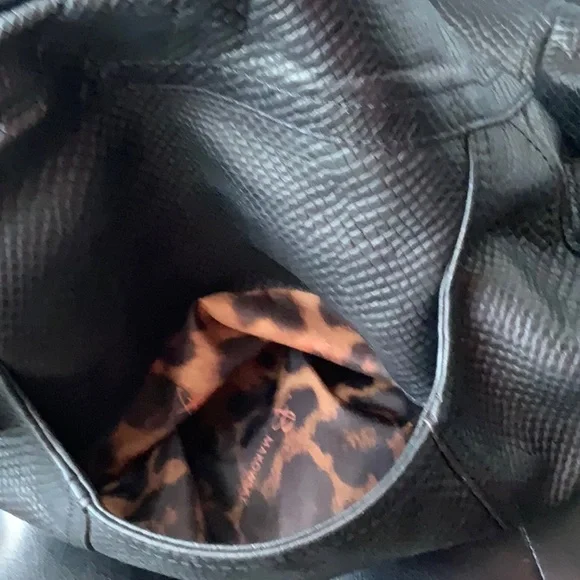 B. Makowsky Black Leather Handbag Studded strap - Picture 6 of 9